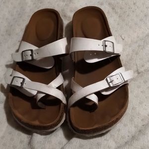 Girls Steve Madden white sandals